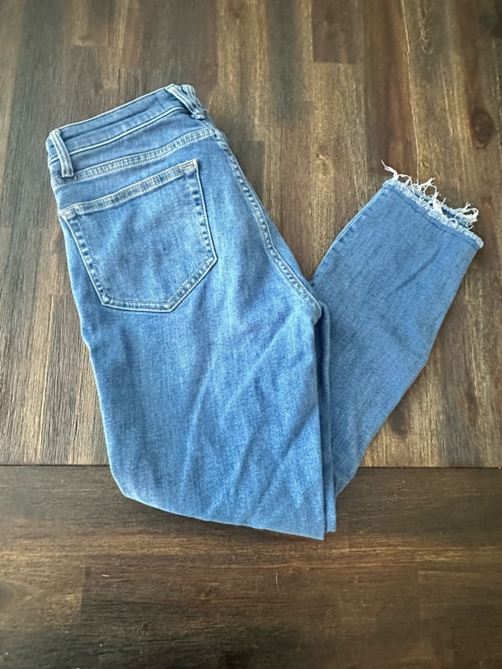 Vineyard Vines Blue Women's Jeans with Frayed Hem
